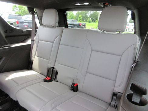 Certified 2023 Chevrolet Tahoe Z71 w/ Luxury Package AWD/4WD image 24
