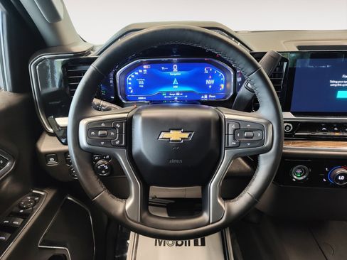 Used 2024 Chevrolet Silverado 1500 LT w/ Z71 Off-Road Package AWD/4WD image 18