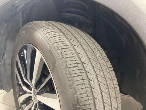 Used 2024 Nissan Pathfinder Platinum image 24