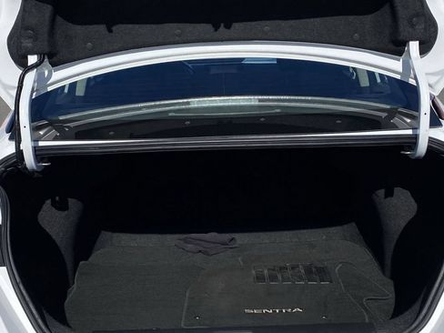 Used 2025 Nissan Sentra S FWD image 19