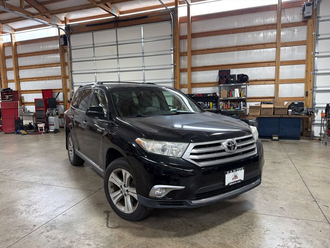 Used 2011 Toyota Highlander Limited w/ Tow Pkg AWD/4WD image 6