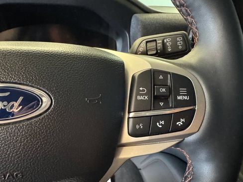 Used 2025 Ford Explorer Active w/ Active Comfort Package AWD/4WD image 12