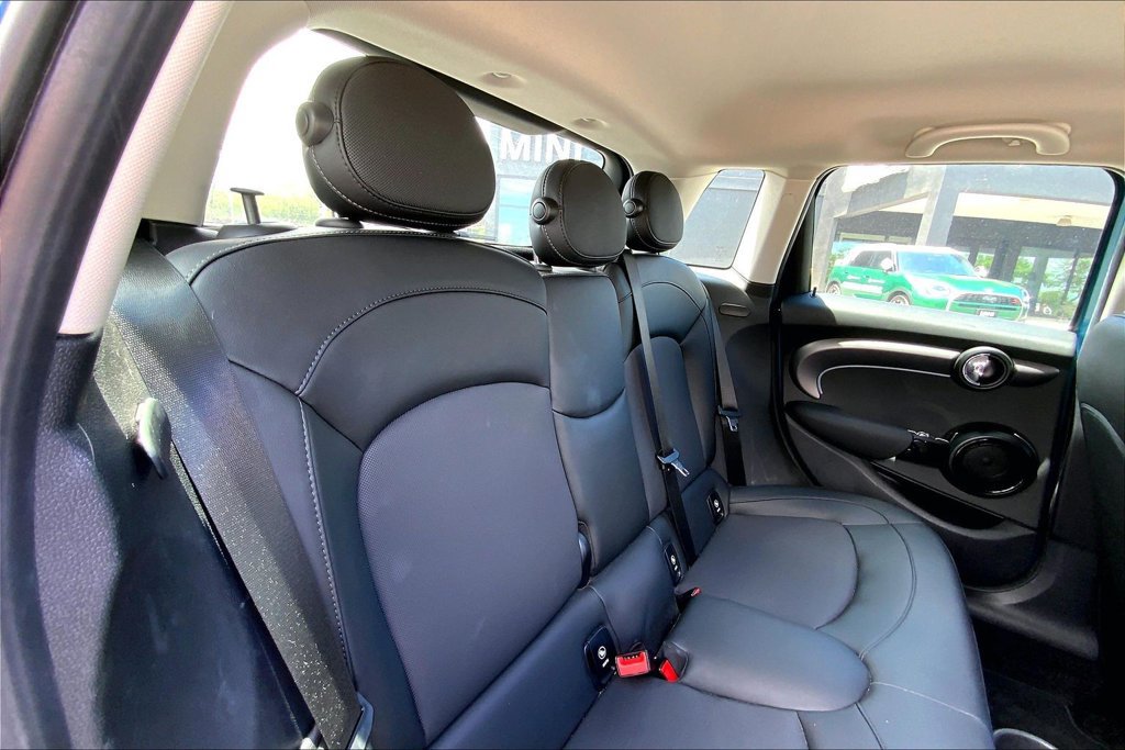 Used 2022 MINI Cooper 4-Door Hardtop FWD image 25