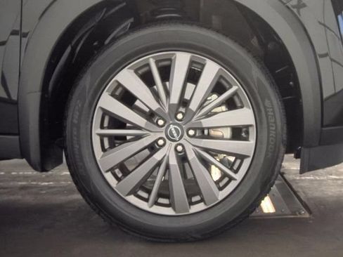 Certified 2025 Nissan Pathfinder SL w/ SL Premium Package FWD image 7