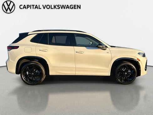 New 2026 Volkswagen Tiguan SE R-Line image 4