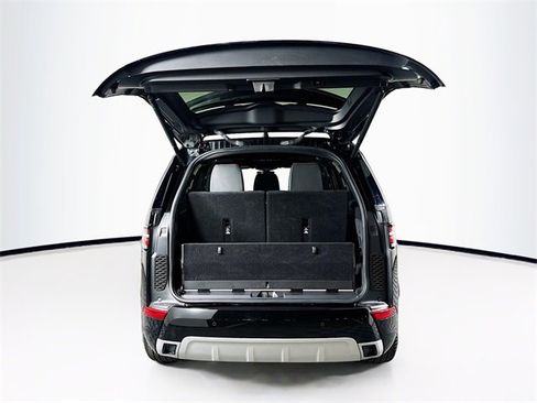 Used 2019 Land Rover Discovery HSE image 6