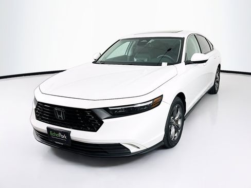Used 2023 Honda Accord EX image 3