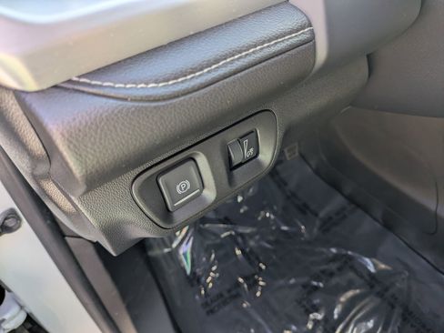 Used 2022 GMC Acadia SLE w/ Driver Convenience Package image 14