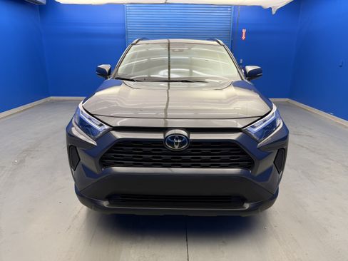 Used 2024 Toyota RAV4 XLE w/ Convenience Package AWD/4WD image 3