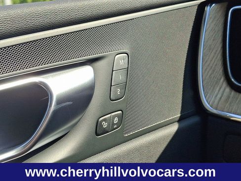 New 2026 Volvo XC60 B5 Plus w/ Protection Package Premier image 18