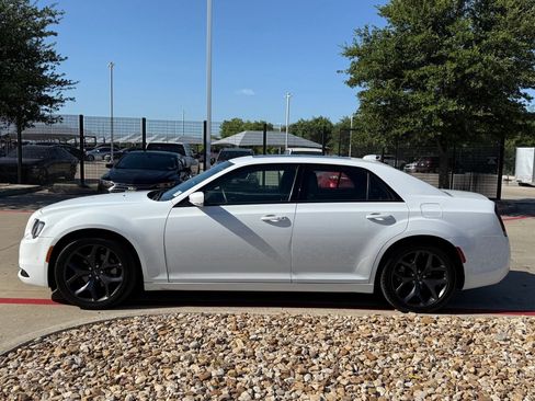Used 2023 Chrysler 300 S RWD image 2