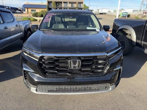 Used 2023 Honda Pilot Touring image 2