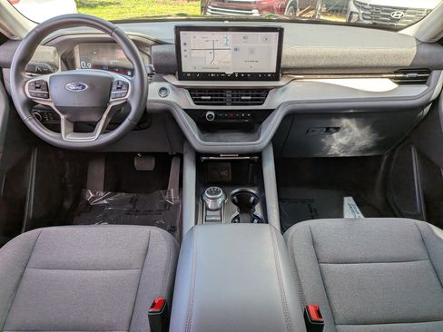 Used 2025 Ford Explorer Active RWD image 17