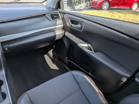 Used 2017 Toyota Camry SE FWD image 16