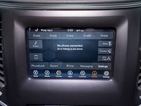 Used 2019 Jeep Cherokee Latitude Plus w/ Cold Weather Group image 19