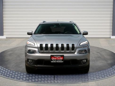 Used 2015 Jeep Cherokee Latitude AWD/4WD image 2