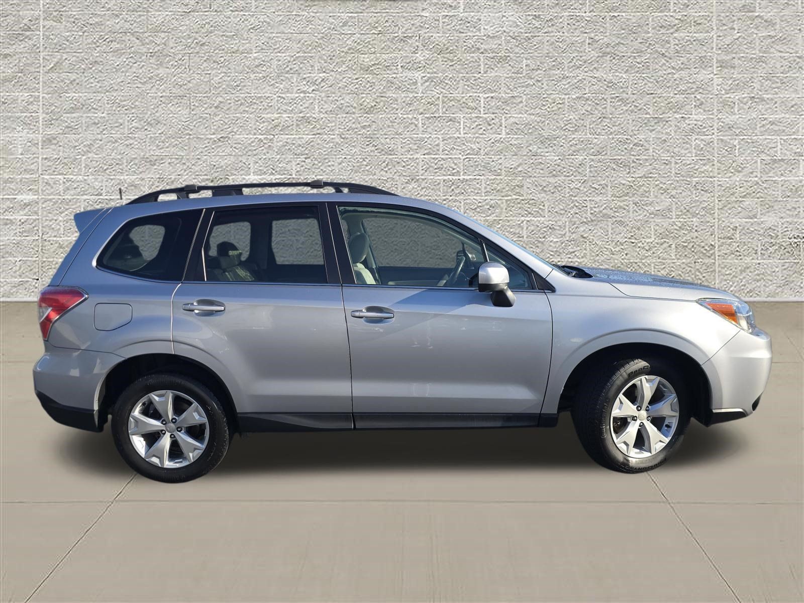 Used 2014 Subaru Forester 2.5i Limited AWD/4WD image 8