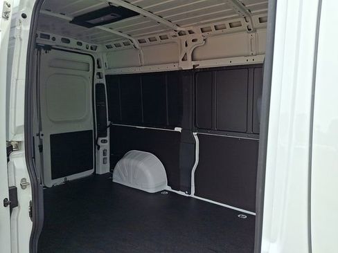 Used 2024 RAM ProMaster 2500 w/ Safety Group FWD image 8