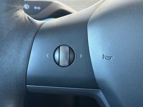 Used 2023 Tesla Model Y Long Range image 28