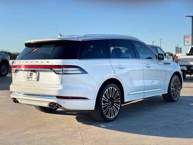 Used 2021 Lincoln Aviator Black Label AWD/4WD image 2