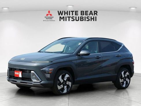 Used 2025 Hyundai Kona Limited AWD/4WD image 2