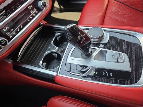 Used 2022 BMW 740i w/ M Sport Package image 25