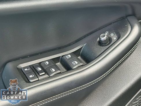 Used 2023 Jeep Grand Cherokee Altitude AWD/4WD image 19