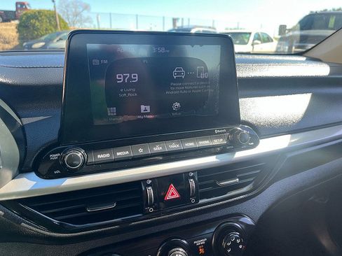 Used 2020 Kia Forte LXS image 22