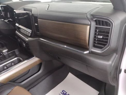 Used 2024 Chevrolet Silverado 1500 High Country w/ High Country Premium Package image 29