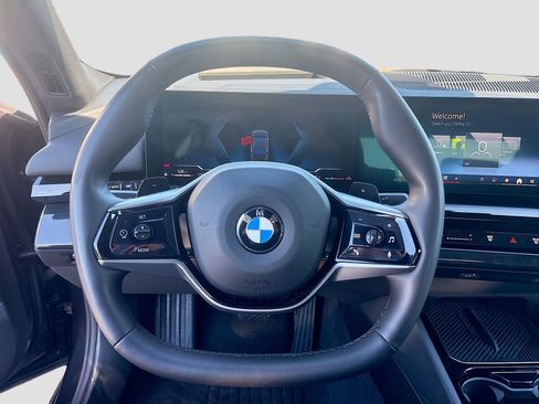 Used 2025 BMW 530i image 39