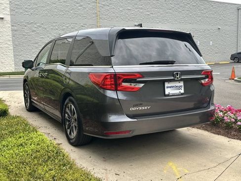 Used 2024 Honda Odyssey EX-L image 2