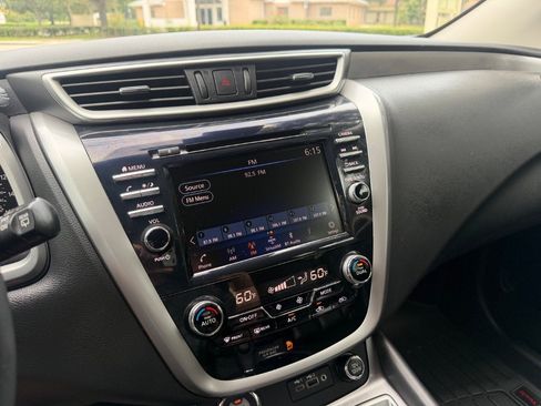 Used 2021 Nissan Murano SV FWD image 16