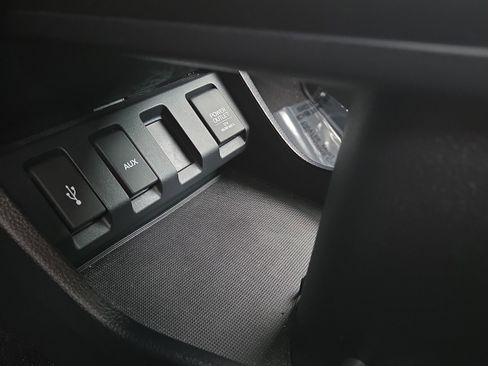 Used 2018 Honda HR-V LX image 32