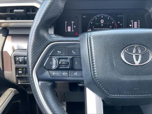 Used 2025 Toyota 4Runner SR5 AWD/4WD image 23