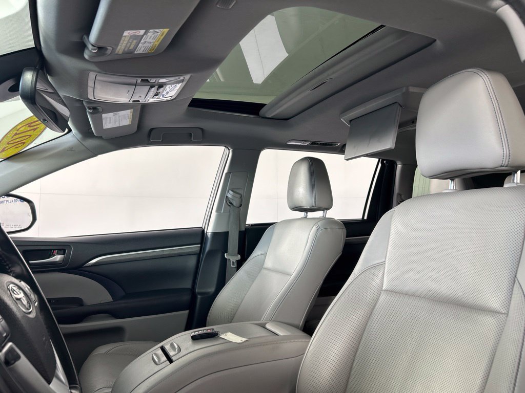 Used 2019 Toyota Highlander Limited AWD/4WD image 20