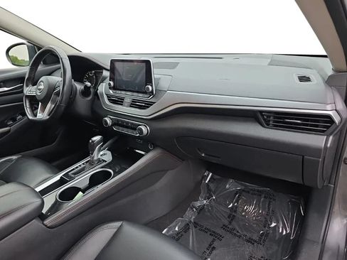 Used 2024 Nissan Altima 2.5 SR FWD image 17