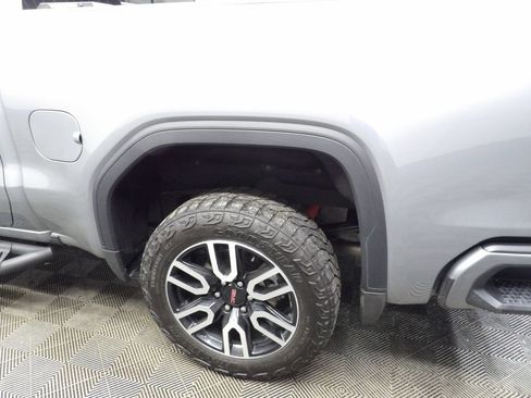 Used 2024 GMC Sierra 1500 AT4 w/ Technology Package AWD/4WD image 40