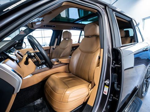 Used 2023 Land Rover Range Rover Long Wheelbase SE image 33