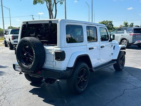 Used 2021 Jeep Wrangler Unlimited Sahara AWD/4WD image 4
