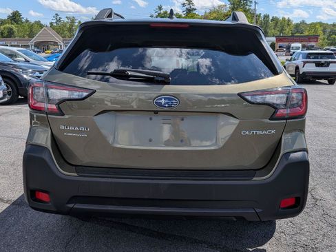 Used 2025 Subaru Outback Premium AWD/4WD image 9