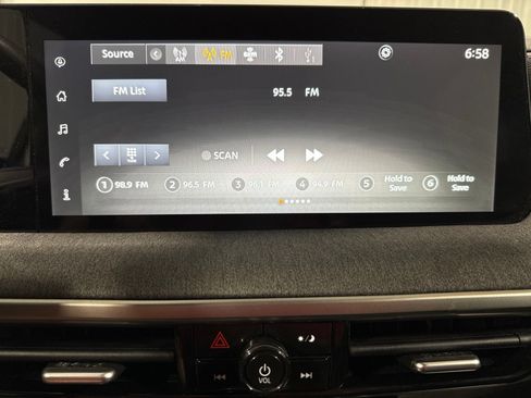 Used 2025 Nissan Kicks SV FWD image 21