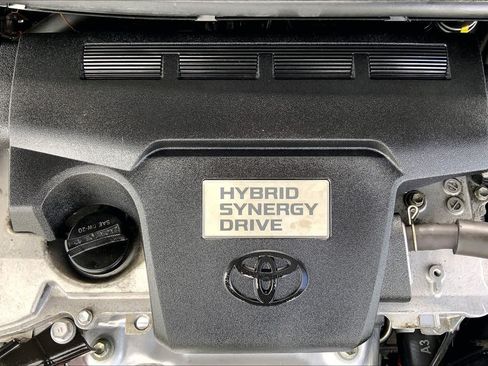 Used 2018 Toyota Avalon Limited FWD image 32