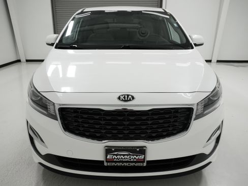 Used 2021 Kia Sedona LX image 2