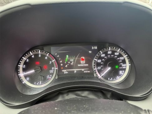 Used 2023 Toyota Highlander LE image 16