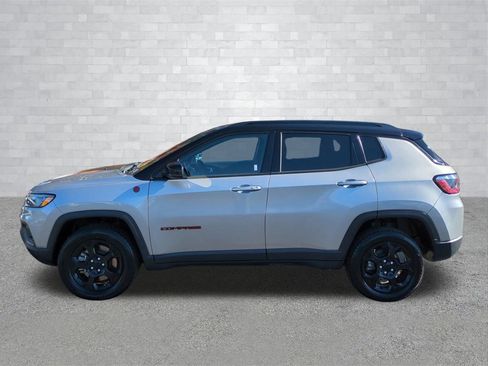 Used 2023 Jeep Compass Trailhawk image 7