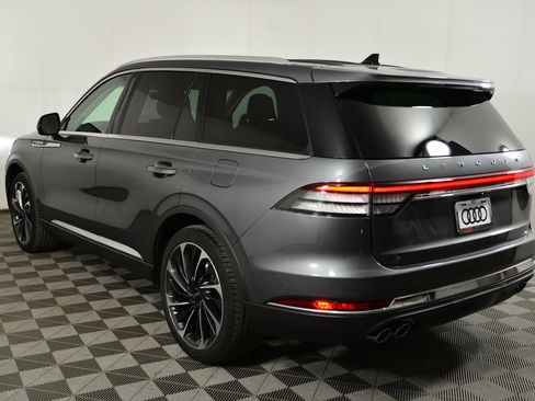 Used 2023 Lincoln Aviator Reserve w/ Equipment Group 201A image 3