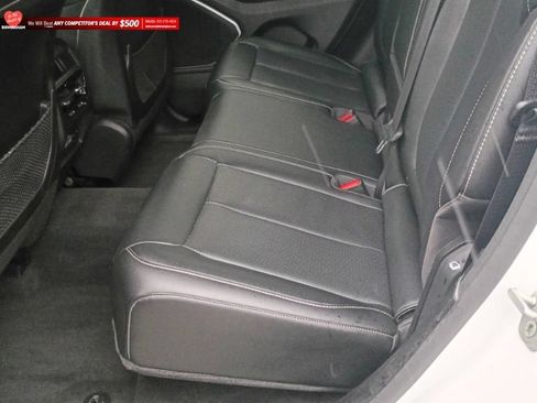 Used 2023 Jeep Grand Cherokee Limited w/ Luxury Tech Group II AWD/4WD image 17