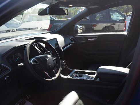 Certified 2024 Ford Edge ST-Line AWD/4WD image 12