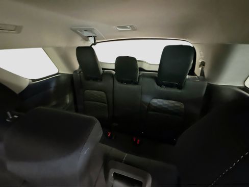 Used 2024 Nissan Pathfinder S AWD/4WD image 29