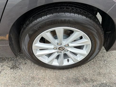 Used 2023 Toyota Corolla SE FWD image 9